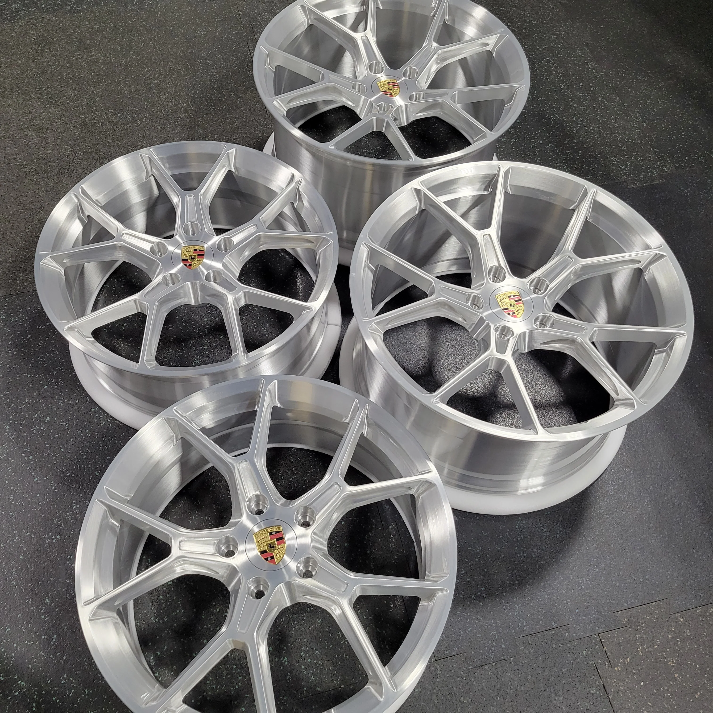 AWC 992 GT3 - 5 bolt