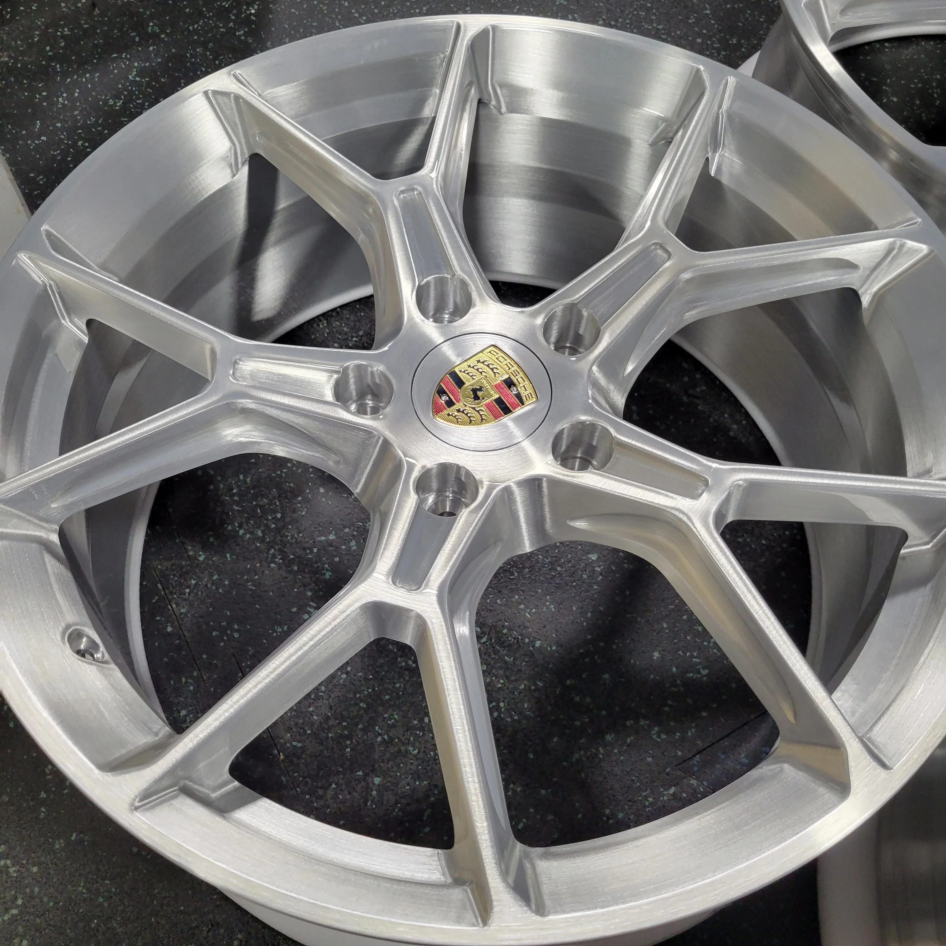 AWC 992 GT3 - 5 bolt - Image 4