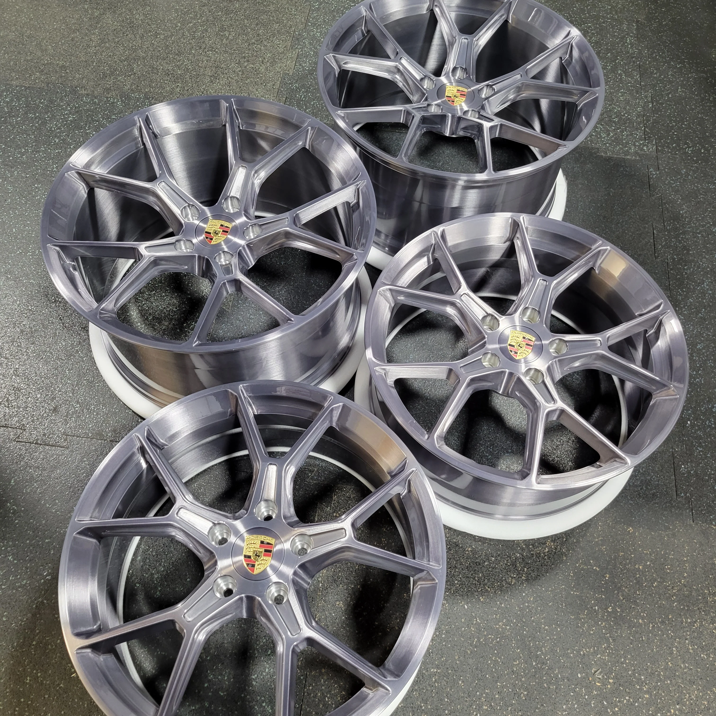 AWC 992 GT3 - 5 bolt - Image 5