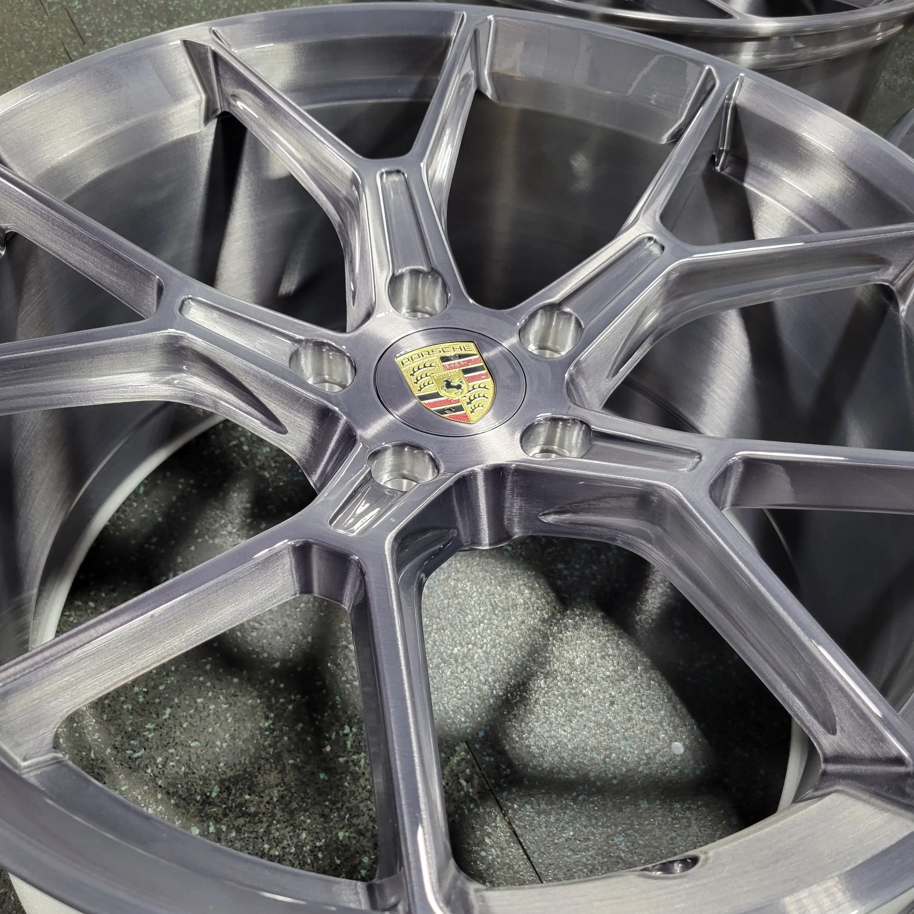 AWC 992 GT3 - 5 bolt - Image 6