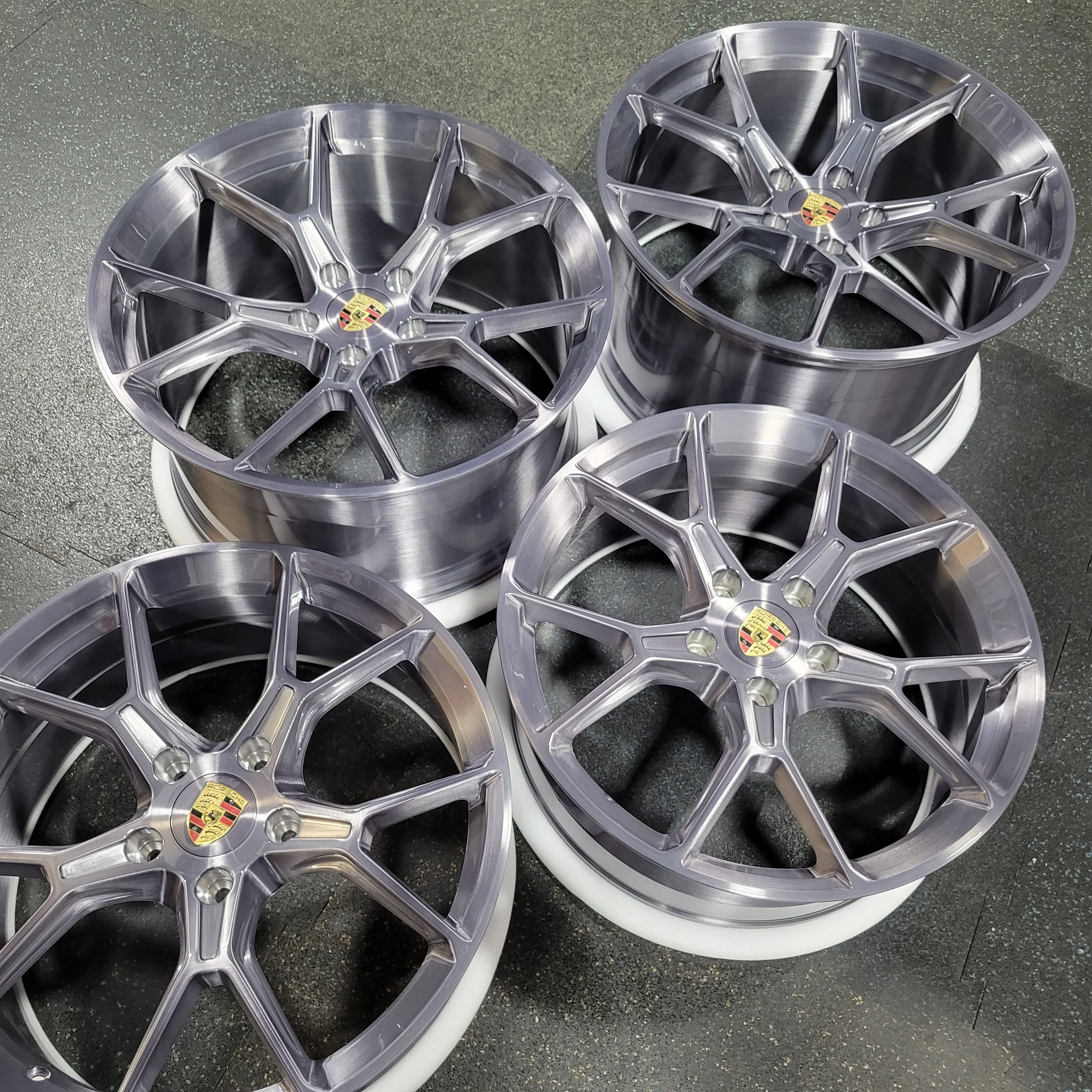 AWC 992 GT3 - 5 bolt - Image 8